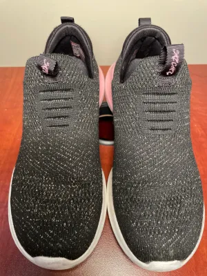 Black Skechers Slip on Sneaker, Shoes 2 (Kids:4-8yr)