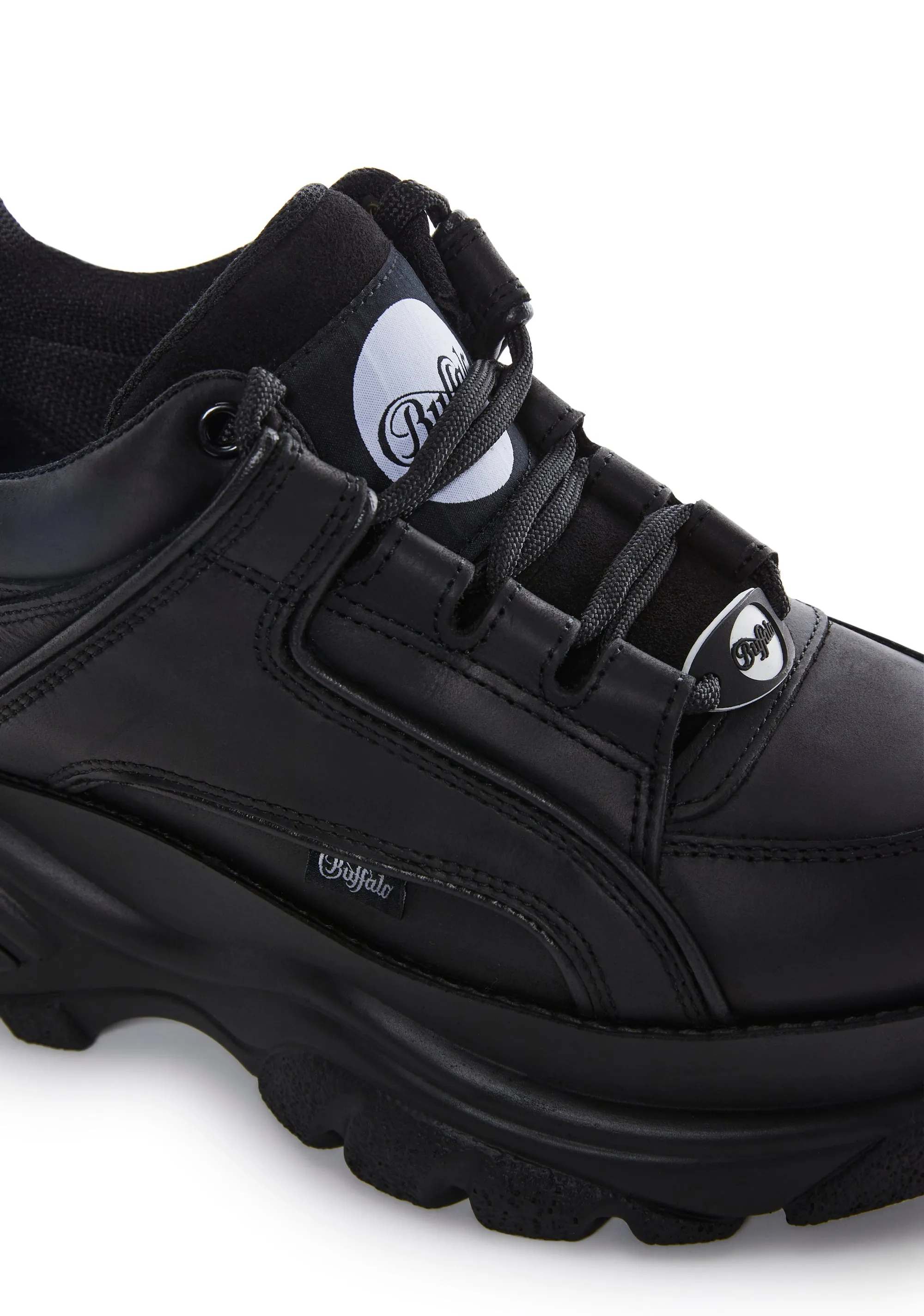 Classic Low Leather Sneakers - Black
