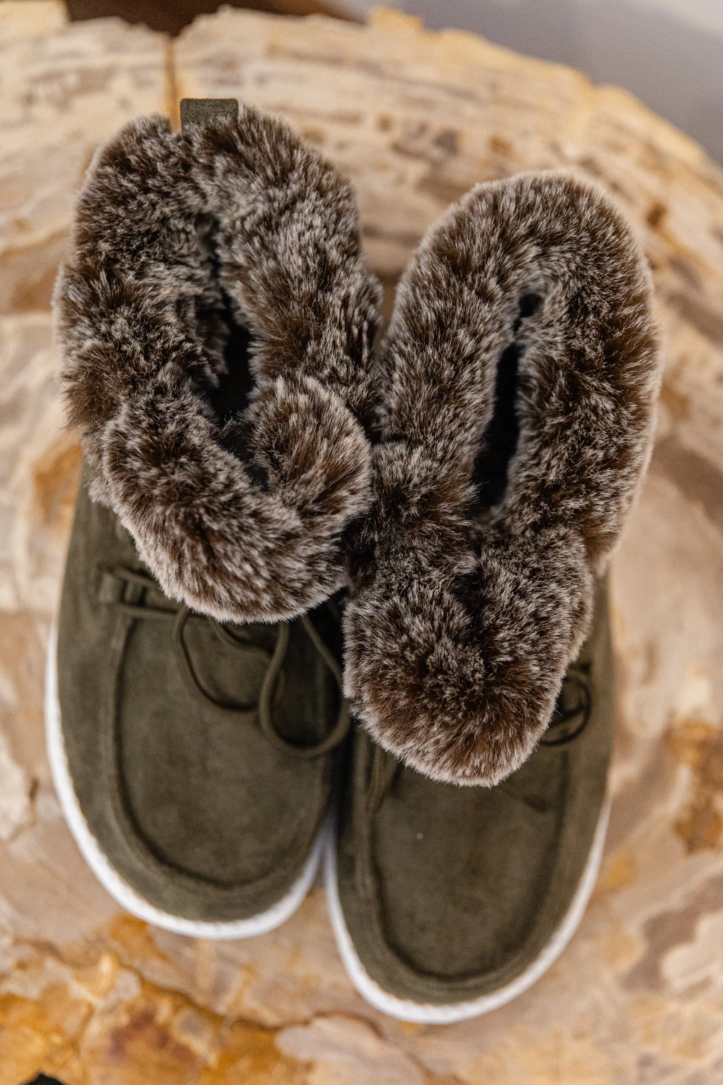 Fira Khaki Cozy Lace Up