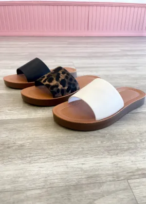 Monica Sandal