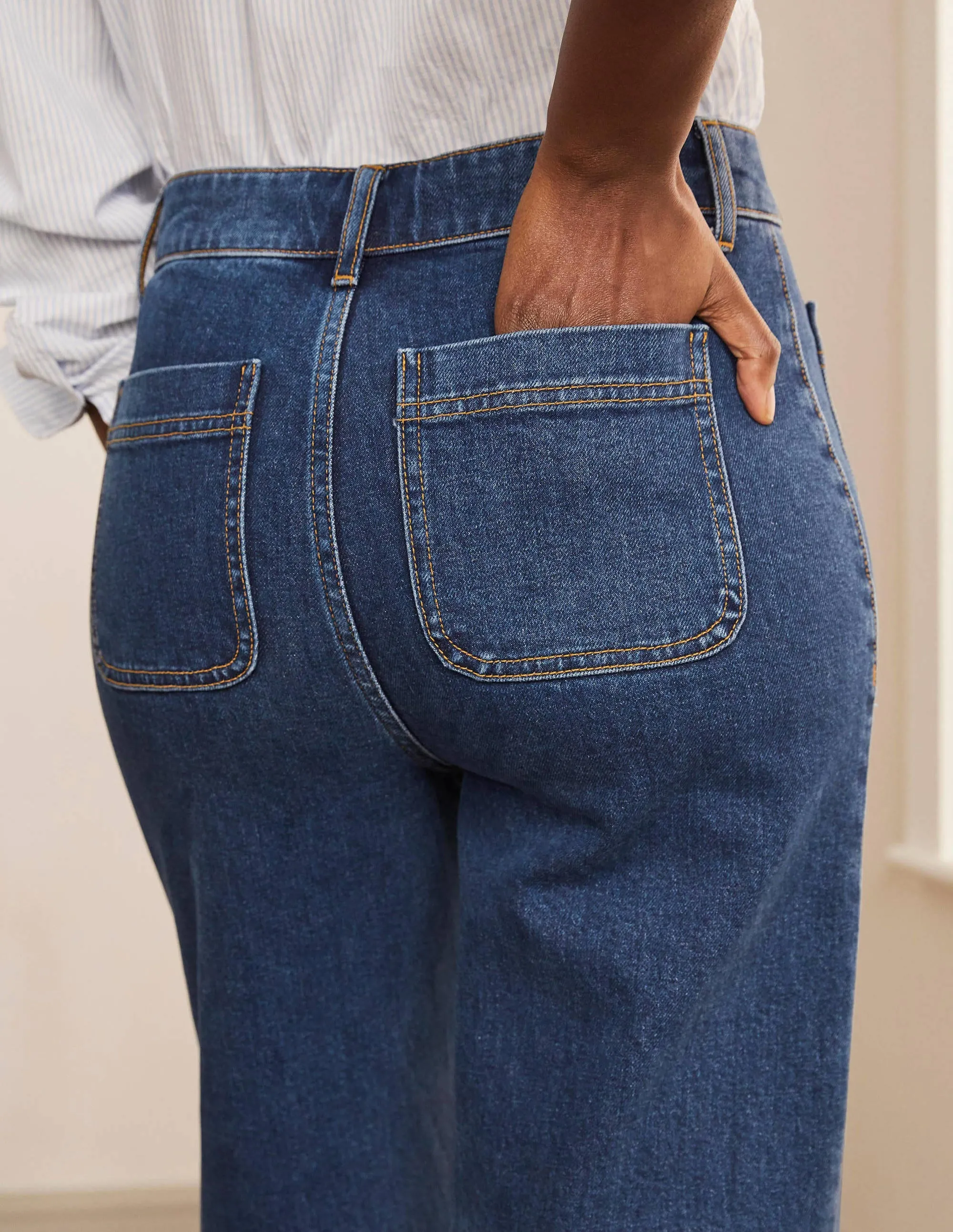 Patch Pocket Wide Leg Jeans-Mid Vintage