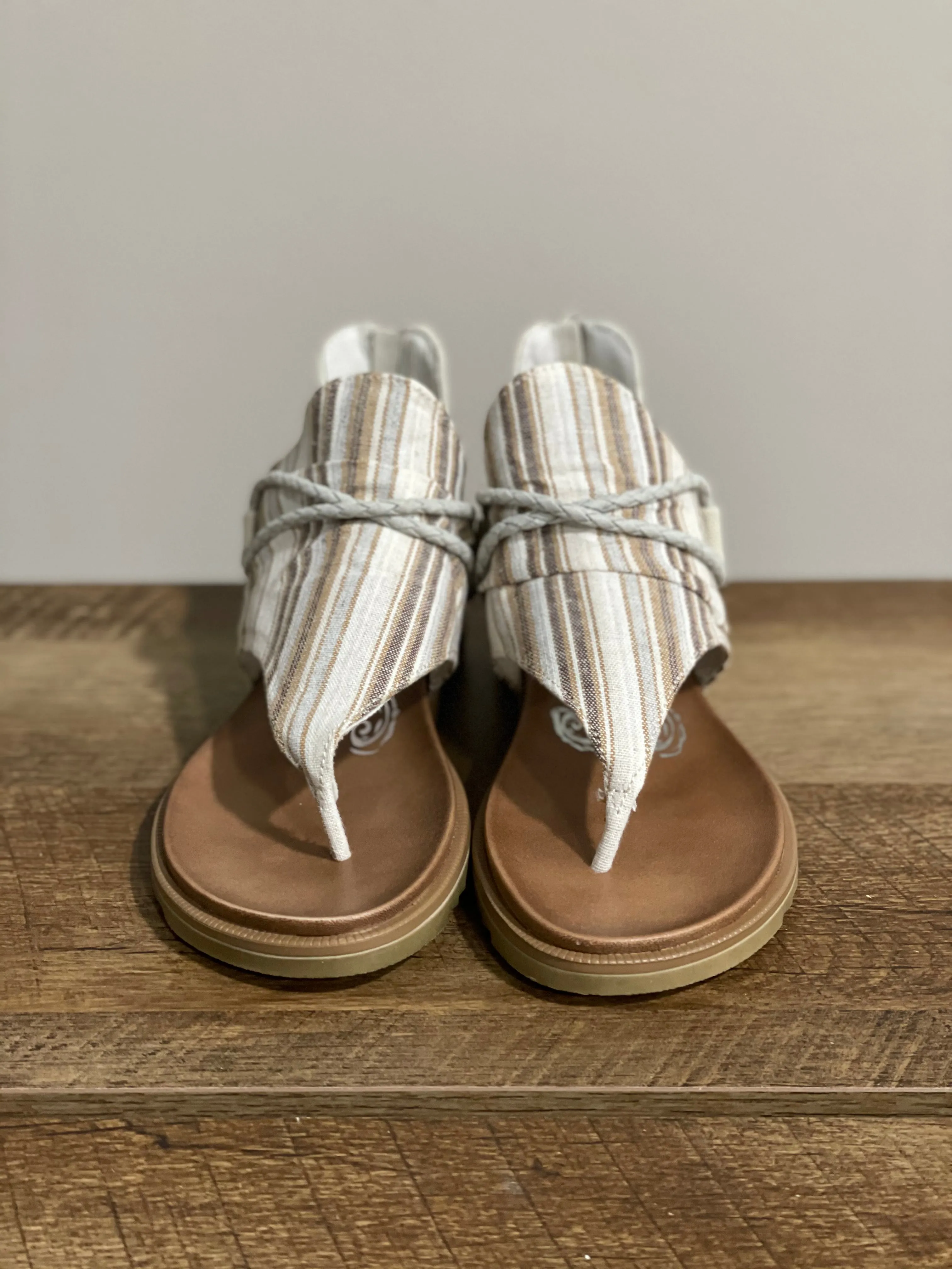 Very G Dakota Sandal | Cream