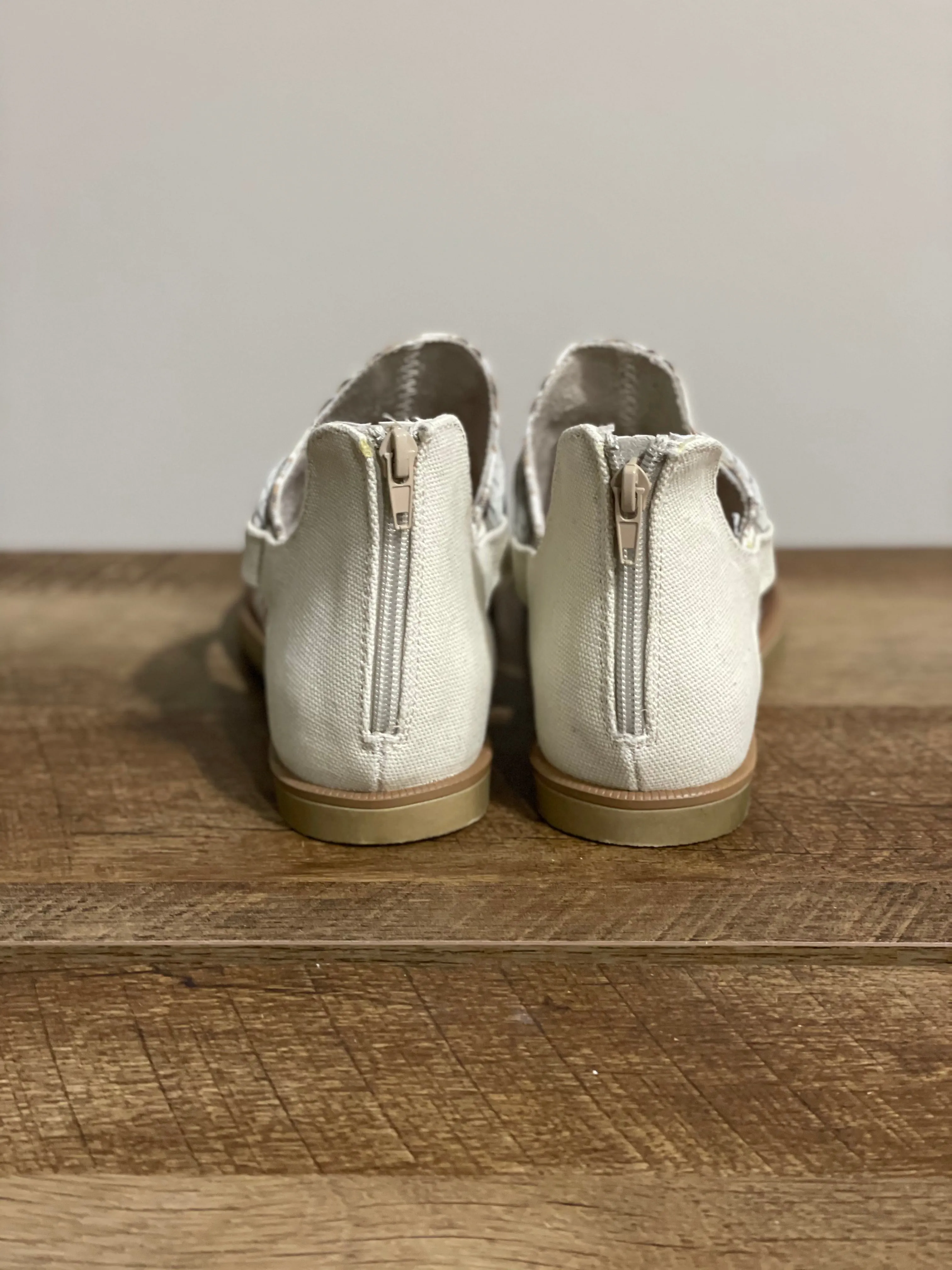 Very G Dakota Sandal | Cream