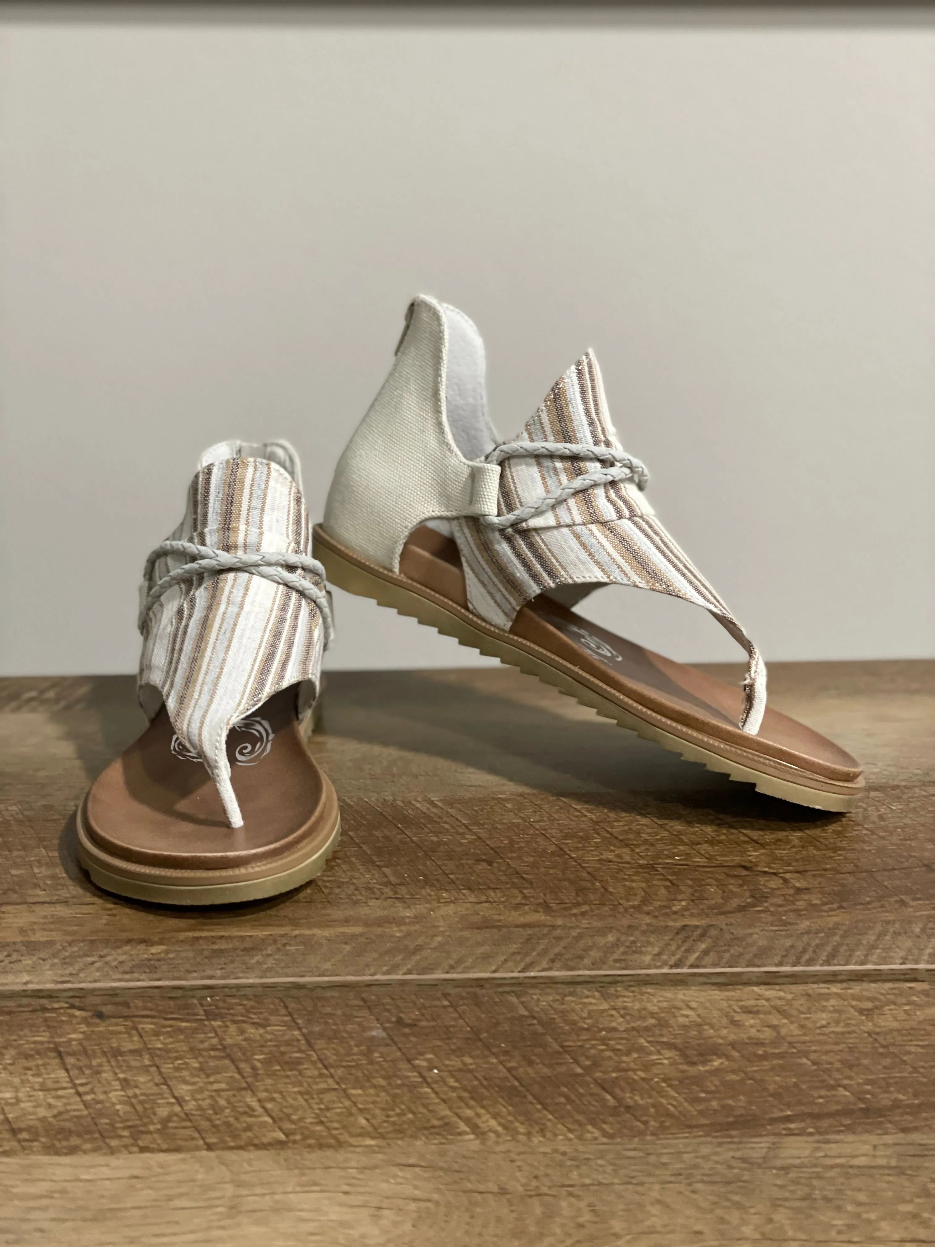 Very G Dakota Sandal | Cream
